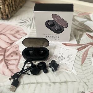 Black True Wireless Stereo Earbuds in Black